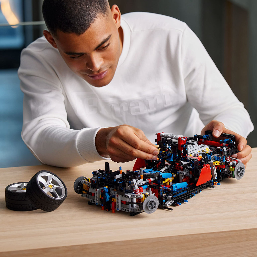 1:8 Scale Race Car Model Building Kit M122547