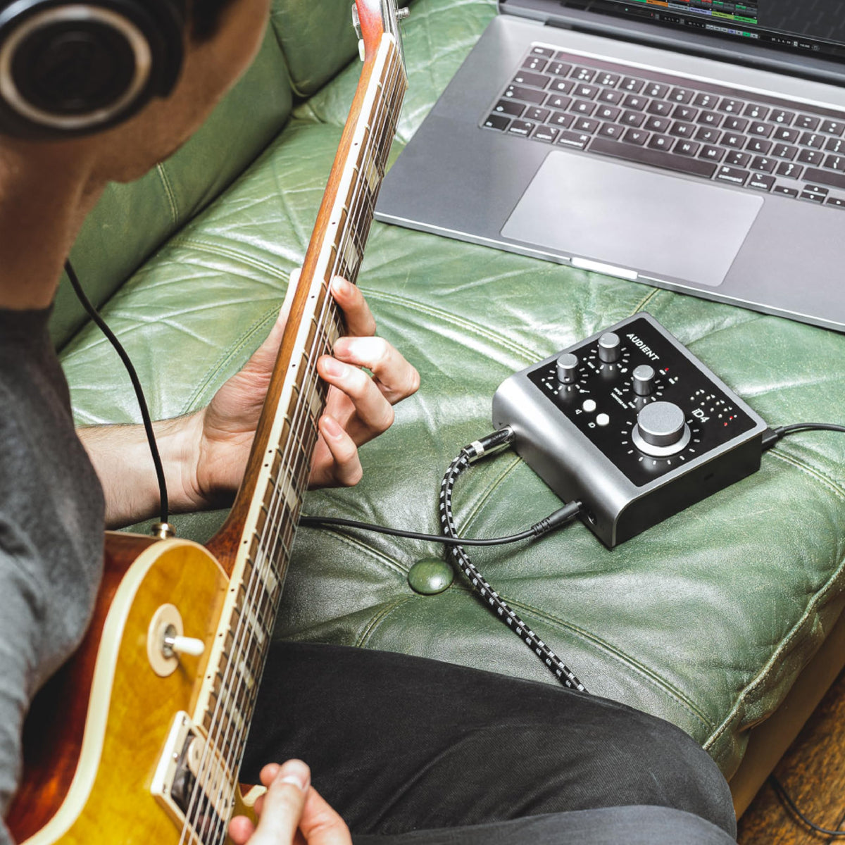 Black USB-C Audio Interface B121231